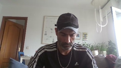 hotreds webcam model stream image