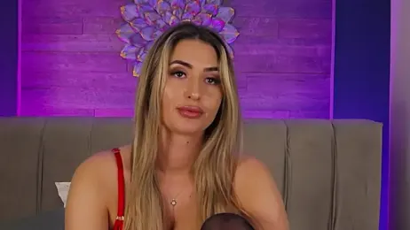 LoraDevine webcam stripchat model stream image