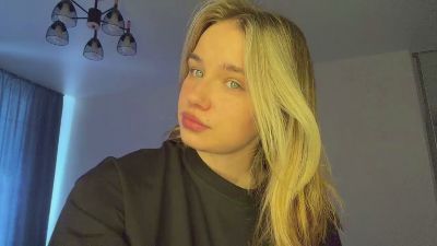 LindseyWatah webcam cam4 model stream image