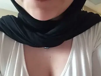gizzz34 webcam stripchat model stream image