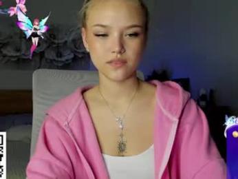 flooora_0 webcam model stream image