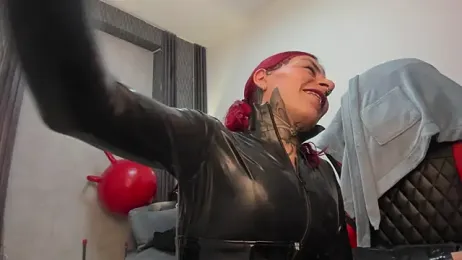 selene_red_ webcam stripchat model stream image