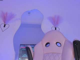 mia-royal webcam model stream image