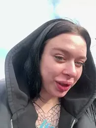 AlishaOfThorns webcam model stream image