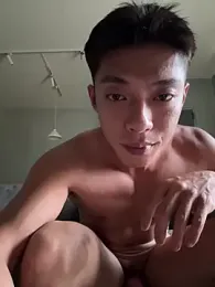 Yooo17 webcam model stream image