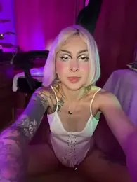 Cinamoonn webcam model stream image