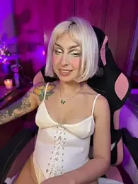 Cinamoonn webcam model stream image