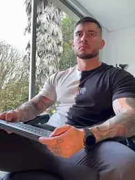 DimitriSullivan_ webcam model stream image