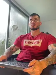 DimitriSullivan_ webcam model stream image