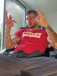 DimitriSullivan_ webcam model stream image