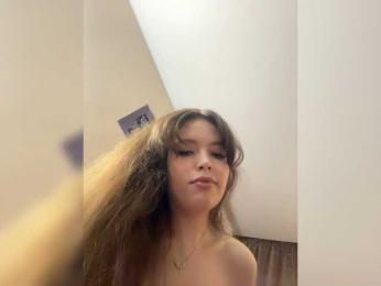 YourLadyyy webcam model stream image