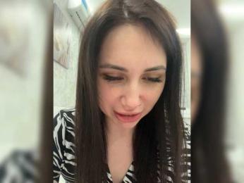 Y_Leiki webcam model stream image