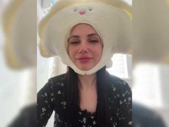 Y_Leiki webcam model stream image