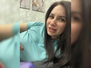 Y_Leiki webcam model stream image