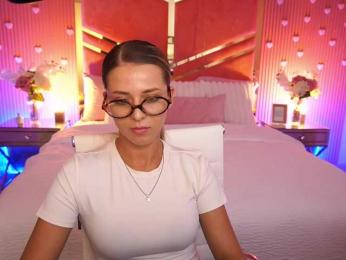 LoveeDove webcam bongacams model stream image