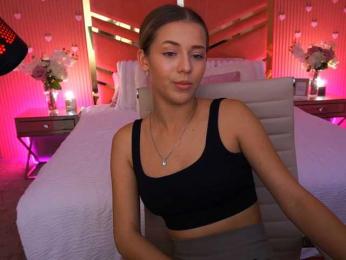 LoveeDove webcam model stream image