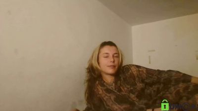 SpacerWoman webcam cam4 model stream image