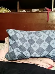 QueenSoreal webcam model stream image