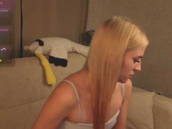 emy-angel1 webcam model stream image