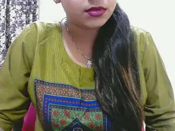 LovingPihu webcam model stream image