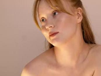 cute_shine webcam model stream image