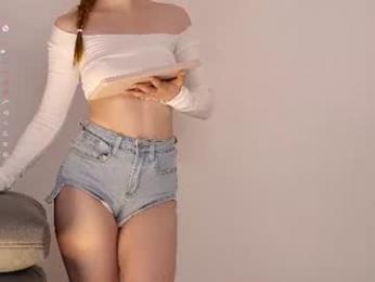 cute_shine webcam model stream image