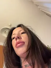 BellaGiaxx webcam model stream image
