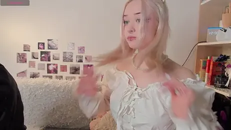 SweetheartsFriends webcam stripchat model stream image