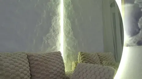 moniqque webcam model stream image