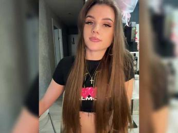 SweetyMia webcam model stream image