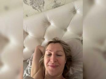 LagoonJoy webcam bongacams model stream image