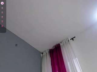 mollyybloom webcam model stream image