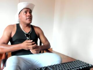 Leon Reinaldo webcam model stream image