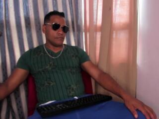 Leon Reinaldo webcam model stream image