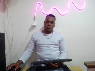 Leon Reinaldo webcam flirt4free model stream image