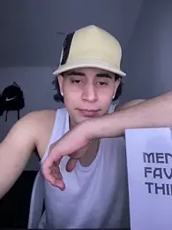 Maximuz1920 webcam model stream image