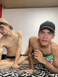 Dittoandpayton webcam model stream image