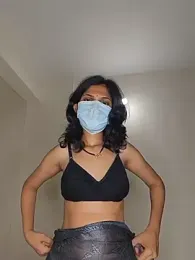 Shivani2002 webcam model stream image