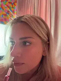 NinaVerse webcam model stream image