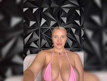 LYALYAtop webcam model stream image