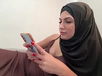GumusGuray webcam model stream image