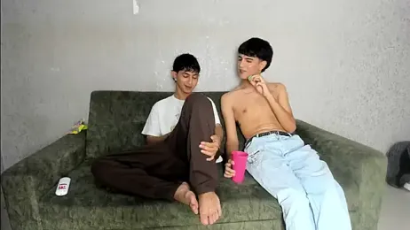 pelusos_mens webcam stripchat model stream image