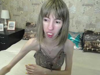 Unusual-G webcam model stream image