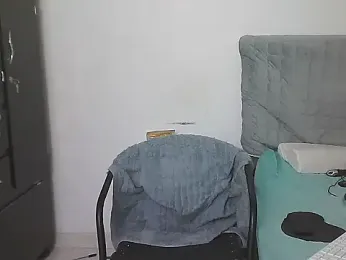 AlphaLatinoBear webcam stripchat model stream image