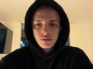 Walker Brown webcam model stream image