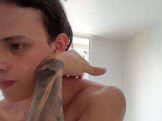 Walker Brown webcam model stream image