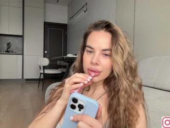 diffgirls1-1 webcam bongacams model stream image