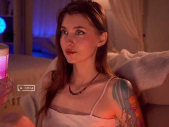 HoneyCherry webcam model stream image