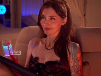 HoneyCherry webcam model stream image