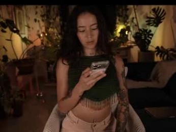 effylowell_ webcam model stream image